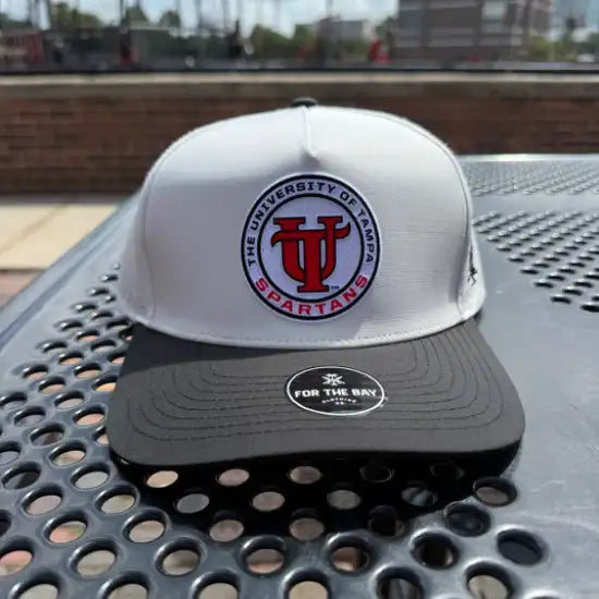 UT Hat | White / Black